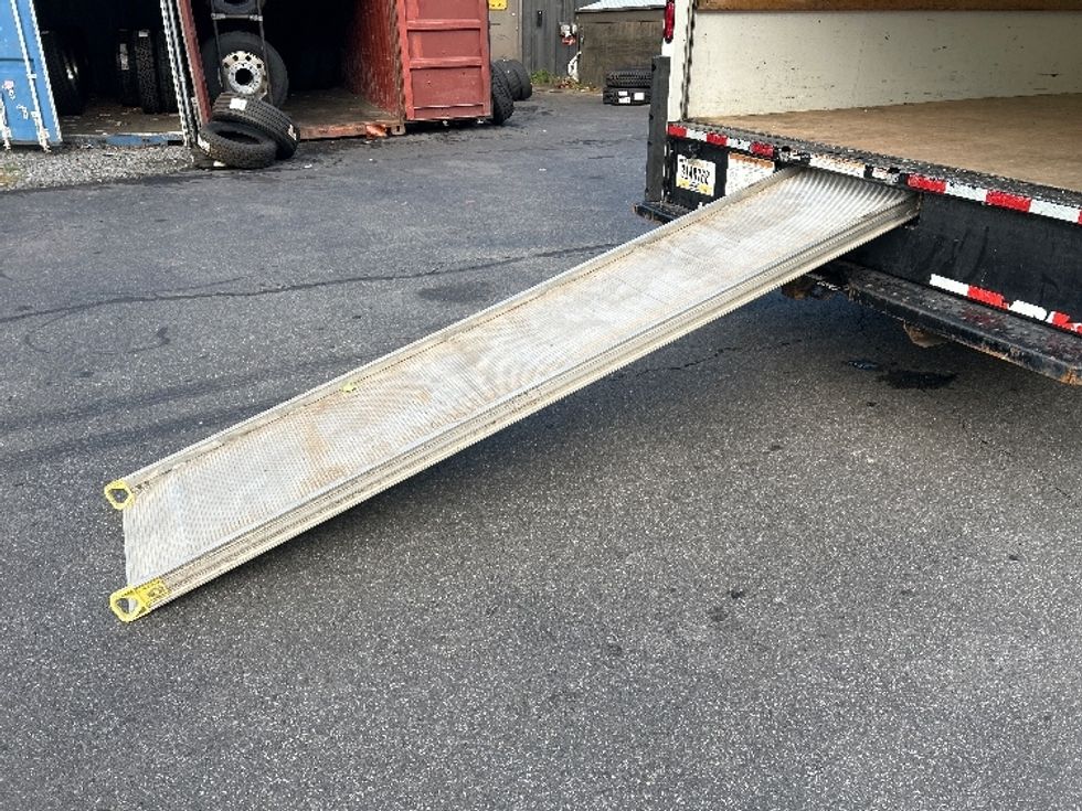 Light Duty Box Truck-Light and Medium Duty Trucks-Ford-2022-E350-Albany-NY-80,252\n\t\tmiles-$ 31,250 - Image 9
