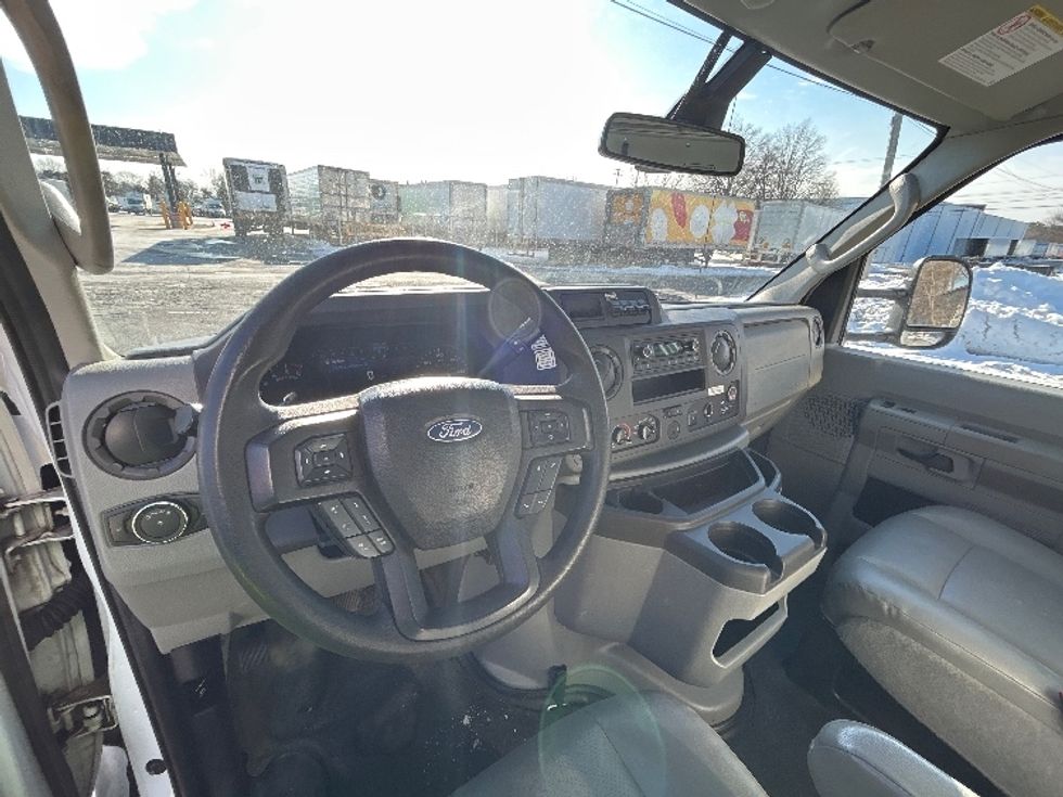 Light Duty Box Truck-Light and Medium Duty Trucks-Ford-2022-E350-Albany-NY-89,364\n\t\tmiles-$ 30,250 - Image 16