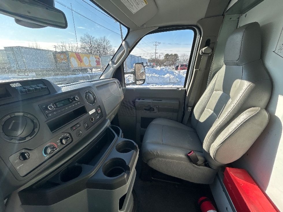 Light Duty Box Truck-Light and Medium Duty Trucks-Ford-2022-E350-Albany-NY-89,364\n\t\tmiles-$ 30,250 - Image 18