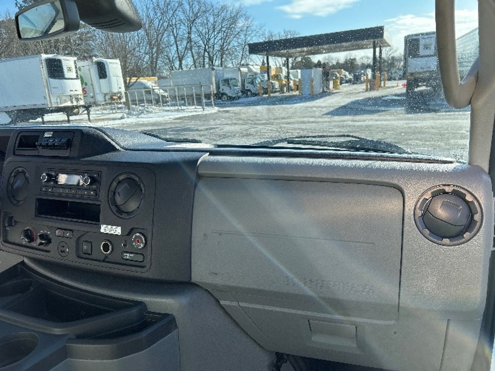 Light Duty Box Truck-Light and Medium Duty Trucks-Ford-2022-E350-Albany-NY-89,364\n\t\tmiles-$ 30,250 - Image 20