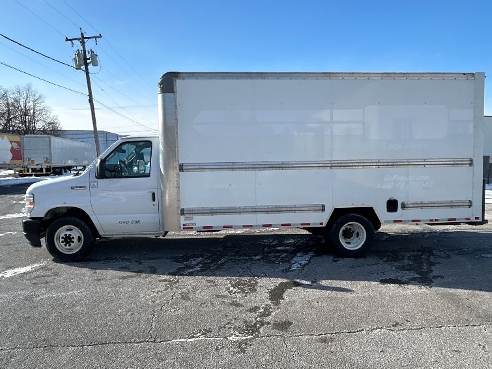Light Duty Box Truck-Light and Medium Duty Trucks-Ford-2022-E350-Albany-NY-89,364\n\t\tmiles-$ 30,250 - Image 4