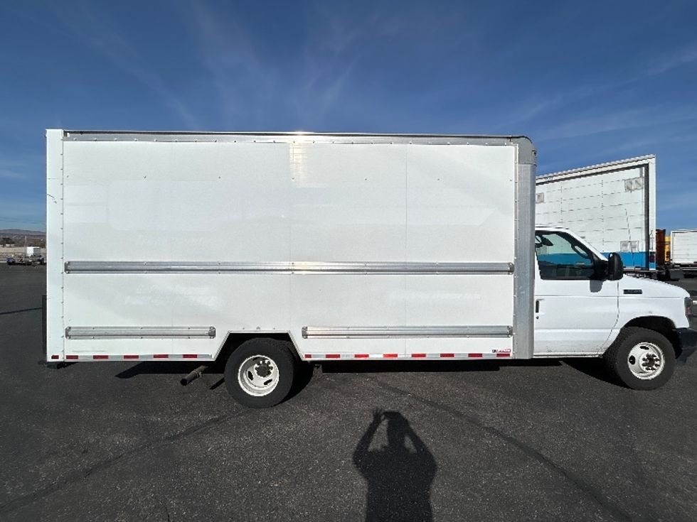 Light Duty Box Truck-Light and Medium Duty Trucks-Ford-2022-E350-Albuquerque-NM-114,511\n\t\tmiles-$ 30,000 - Image 15