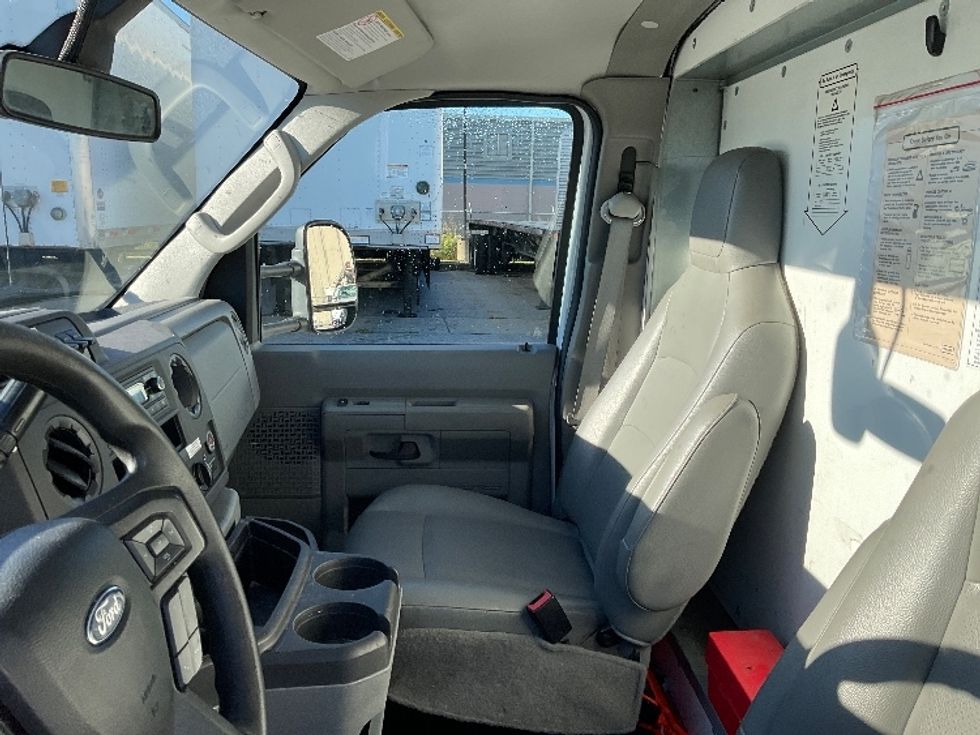 Light Duty Box Truck-Light and Medium Duty Trucks-Ford-2022-E350-Albuquerque-NM-114,511\n\t\tmiles-$ 30,000 - Image 19