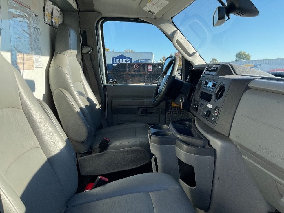 Light Duty Box Truck-Light and Medium Duty Trucks-Ford-2022-E350-Albuquerque-NM-114,511\n\t\tmiles-$ 30,000 - Image 22