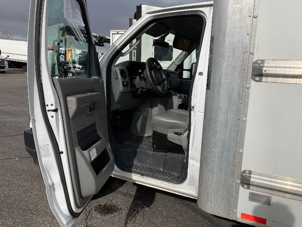 Light Duty Box Truck-Light and Medium Duty Trucks-Ford-2022-E350-Albuquerque-NM-119,526\n\t\tmiles-$ 29,000 - Image 13