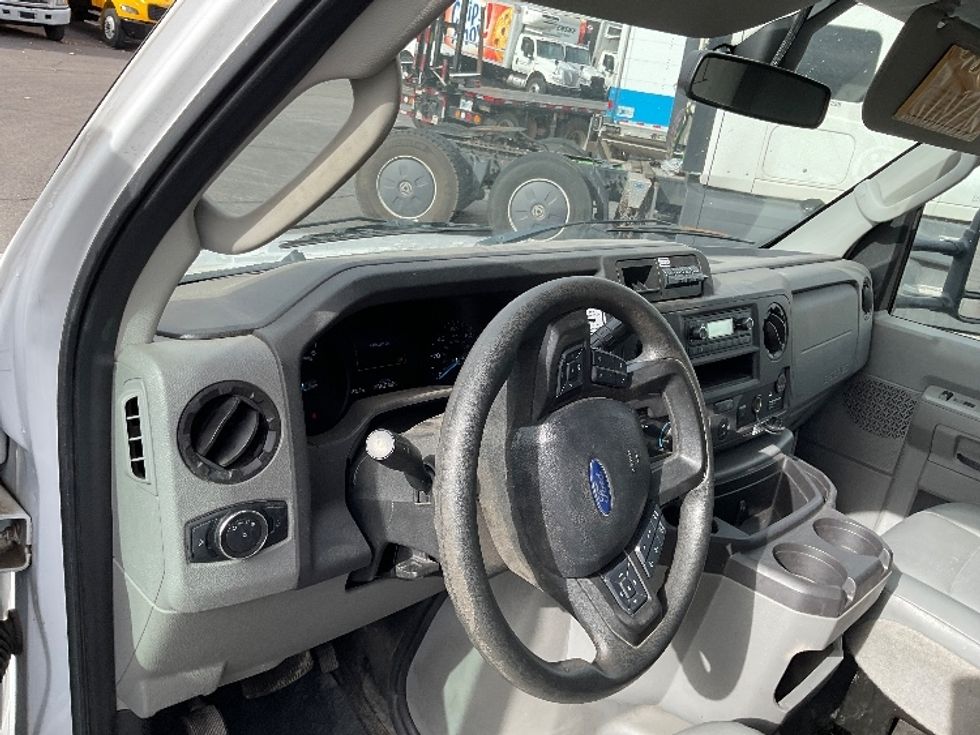 Light Duty Box Truck-Light and Medium Duty Trucks-Ford-2022-E350-Albuquerque-NM-119,526\n\t\tmiles-$ 29,000 - Image 14