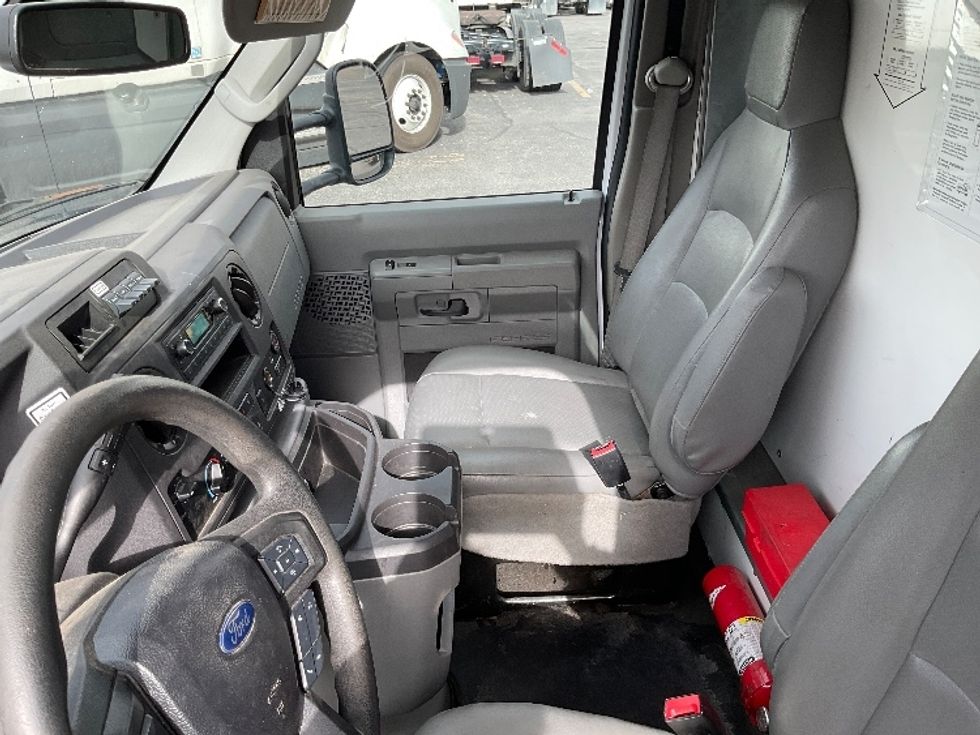 Light Duty Box Truck-Light and Medium Duty Trucks-Ford-2022-E350-Albuquerque-NM-119,526\n\t\tmiles-$ 29,000 - Image 16