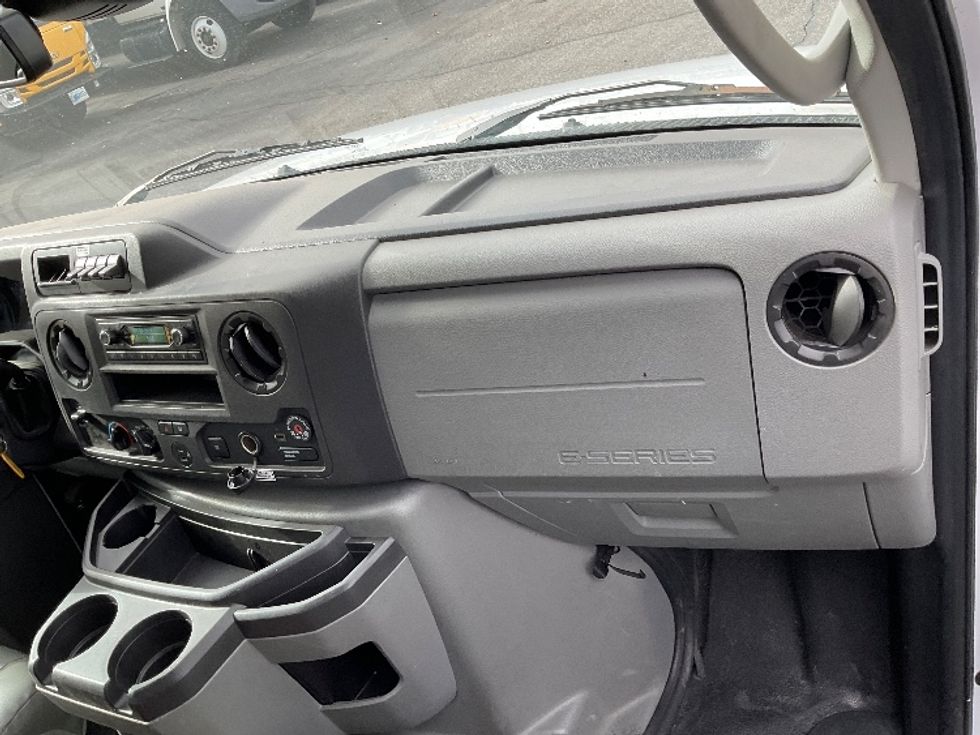 Light Duty Box Truck-Light and Medium Duty Trucks-Ford-2022-E350-Albuquerque-NM-119,526\n\t\tmiles-$ 29,000 - Image 18