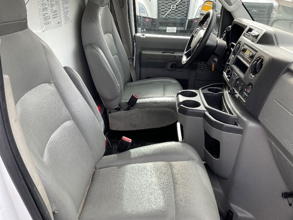 Light Duty Box Truck-Light and Medium Duty Trucks-Ford-2022-E350-Albuquerque-NM-119,526\n\t\tmiles-$ 29,000 - Image 19