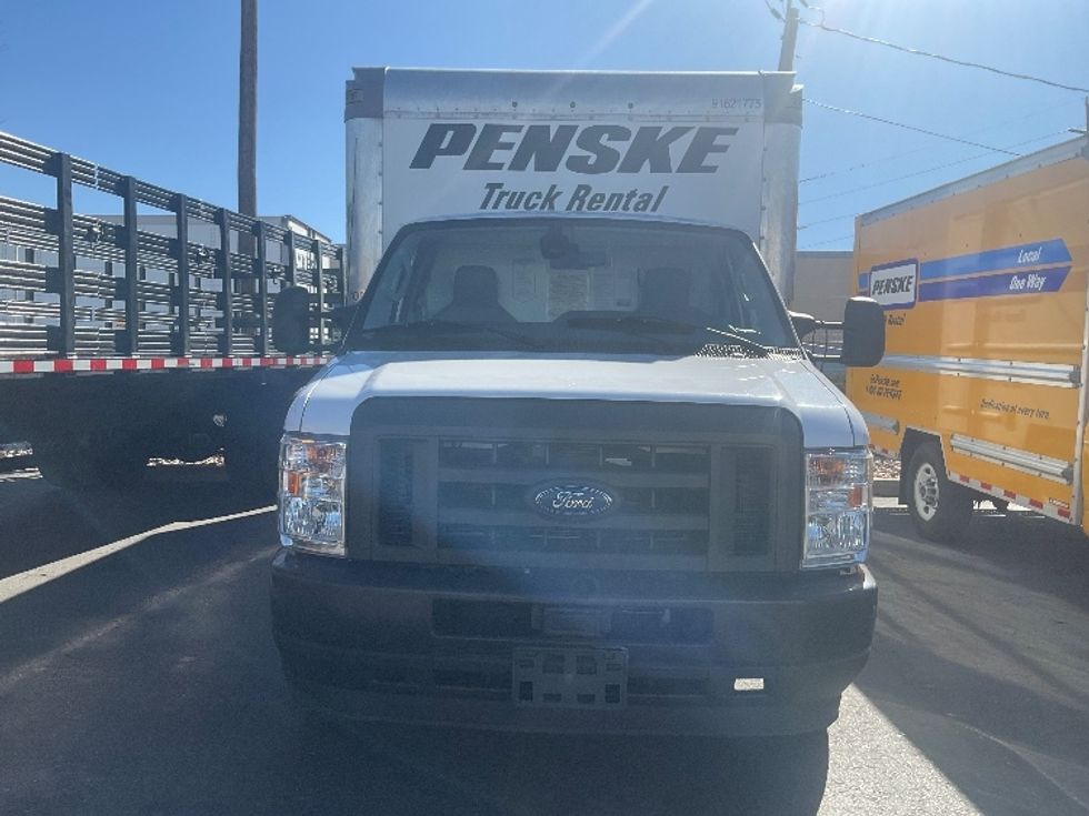 Light Duty Box Truck-Light and Medium Duty Trucks-Ford-2022-E350-Albuquerque-NM-139,866\n\t\tmiles-$ 25,500 - Image 2