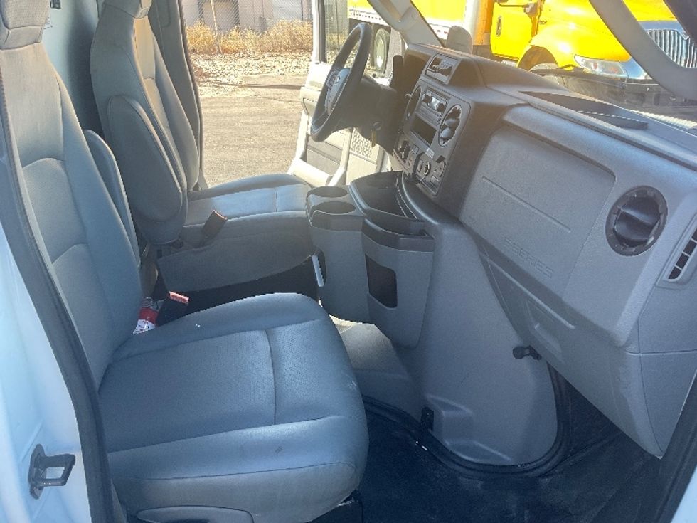 Light Duty Box Truck-Light and Medium Duty Trucks-Ford-2022-E350-Albuquerque-NM-139,866\n\t\tmiles-$ 25,500 - Image 21