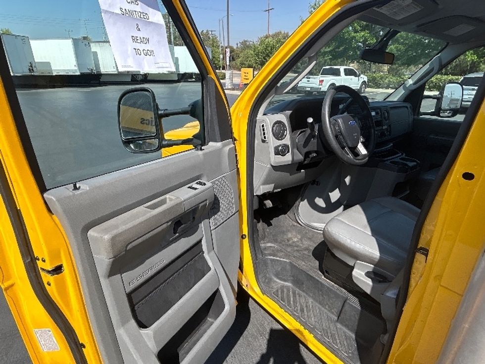Light Duty Box Truck-Light and Medium Duty Trucks-Ford-2022-E350-Albuquerque-NM-95,835\n\t\tmiles-$ 30,000 - Image 16