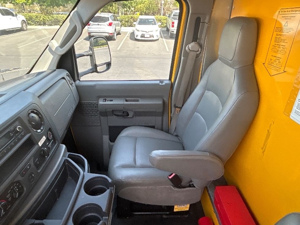 Light Duty Box Truck-Light and Medium Duty Trucks-Ford-2022-E350-Albuquerque-NM-95,835\n\t\tmiles-$ 30,000 - Image 19