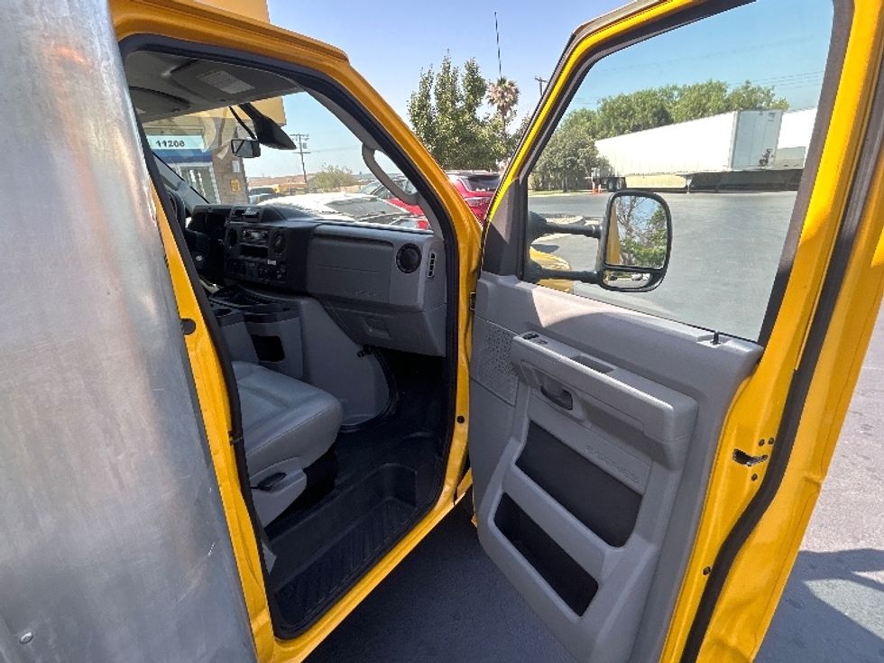 Light Duty Box Truck-Light and Medium Duty Trucks-Ford-2022-E350-Albuquerque-NM-95,835\n\t\tmiles-$ 30,000 - Image 20