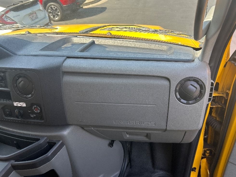 Light Duty Box Truck-Light and Medium Duty Trucks-Ford-2022-E350-Albuquerque-NM-95,835\n\t\tmiles-$ 30,000 - Image 21
