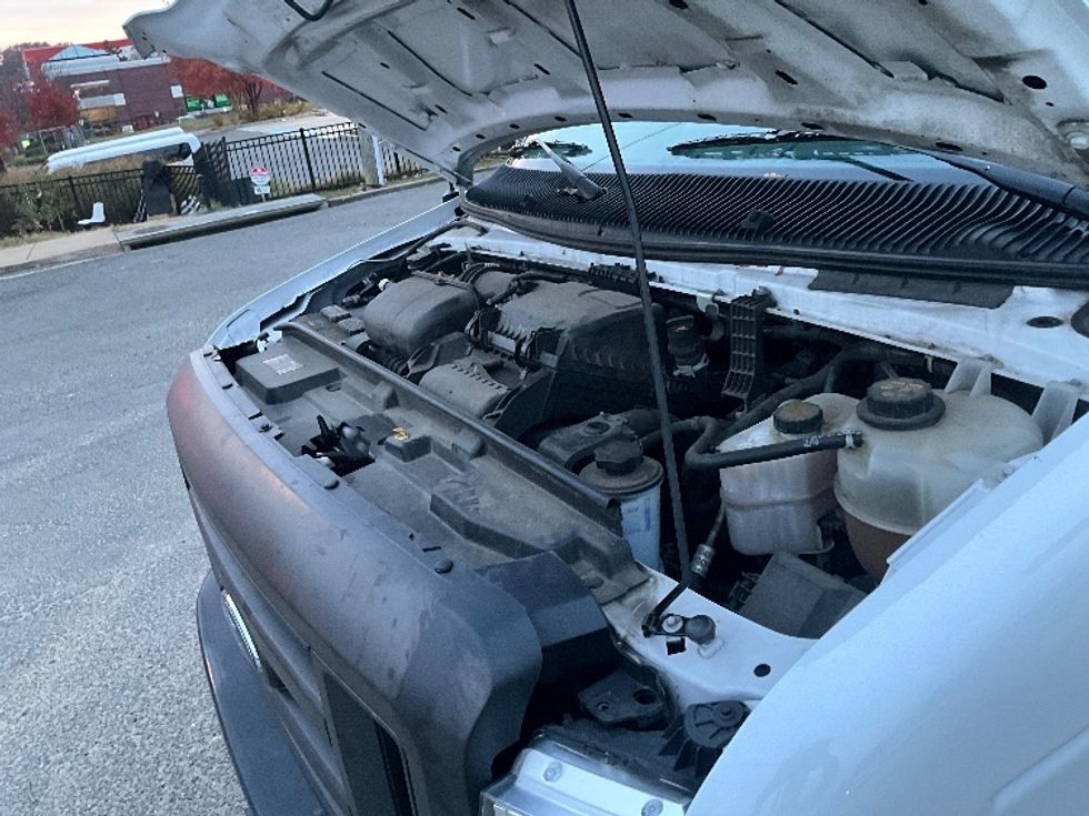 Light Duty Box Truck-Light and Medium Duty Trucks-Ford-2022-E350-Alexandria-VA-101,758\n\t\tmiles-$ 31,000 - Image 20