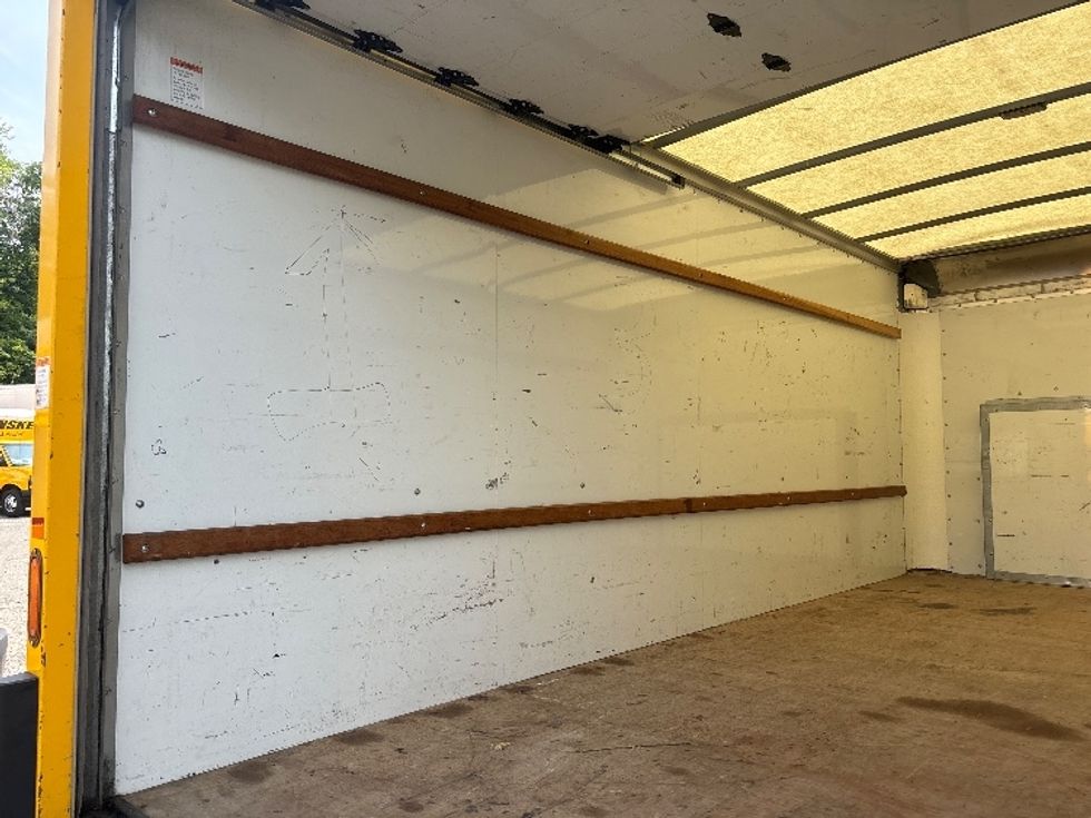 Light Duty Box Truck-Light and Medium Duty Trucks-Ford-2022-E350-Alexandria-VA-116,267\n\t\tmiles-$ 23,750 - Image 11