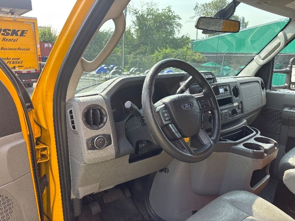 Light Duty Box Truck-Light and Medium Duty Trucks-Ford-2022-E350-Alexandria-VA-116,267\n\t\tmiles-$ 23,750 - Image 17
