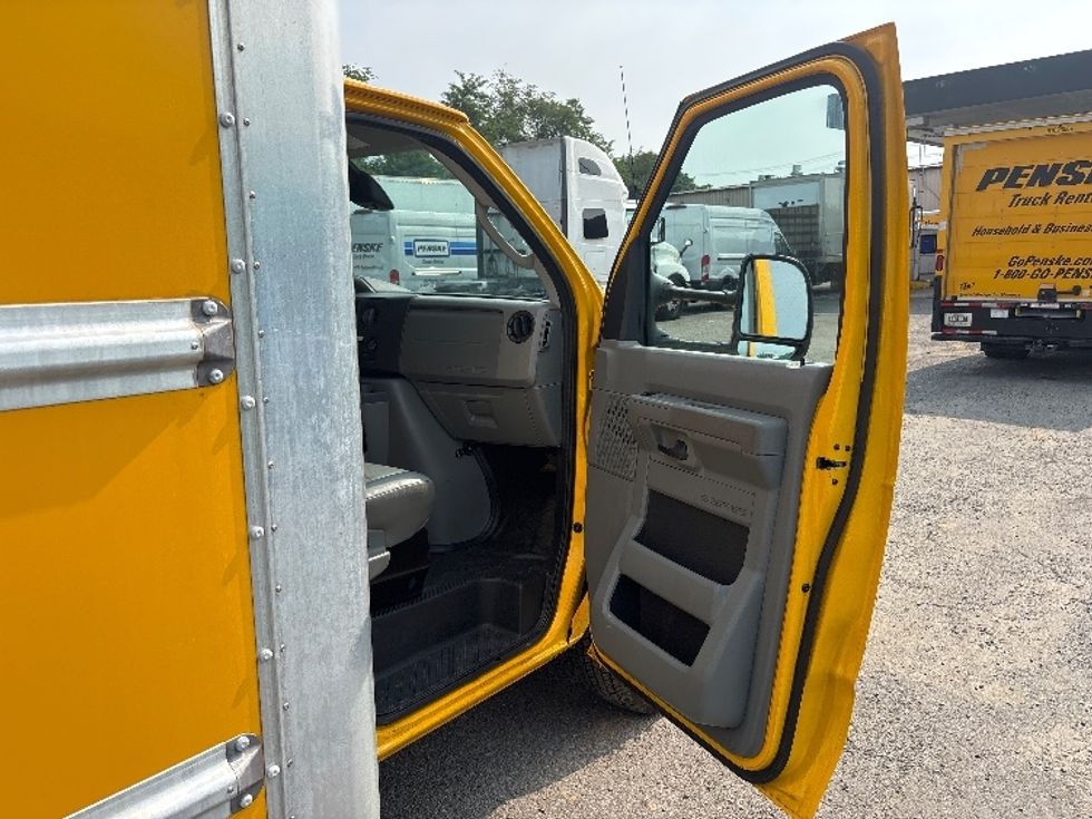 Light Duty Box Truck-Light and Medium Duty Trucks-Ford-2022-E350-Alexandria-VA-116,267\n\t\tmiles-$ 23,750 - Image 20