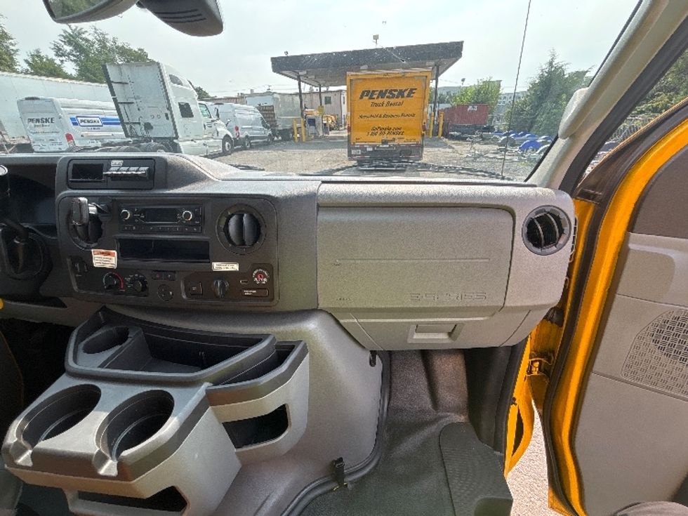 Light Duty Box Truck-Light and Medium Duty Trucks-Ford-2022-E350-Alexandria-VA-116,267\n\t\tmiles-$ 23,750 - Image 21