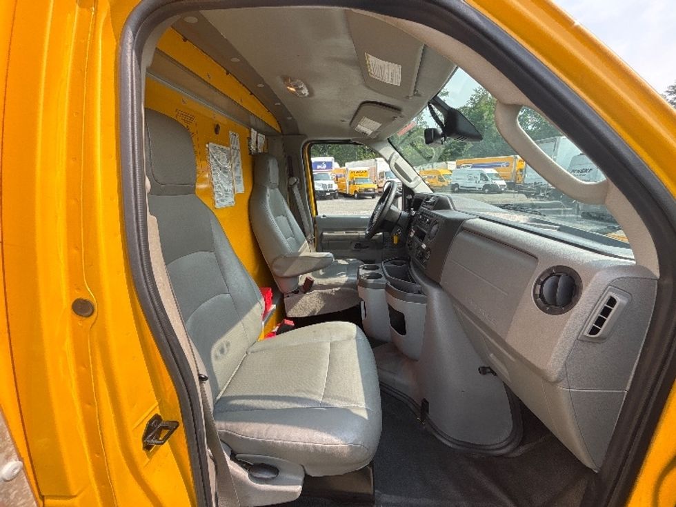Light Duty Box Truck-Light and Medium Duty Trucks-Ford-2022-E350-Alexandria-VA-116,267\n\t\tmiles-$ 23,750 - Image 22