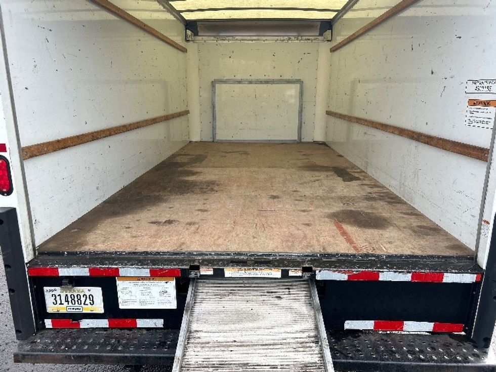 Light Duty Box Truck-Light and Medium Duty Trucks-Ford-2022-E350-Alexandria-VA-125,767\n\t\tmiles-$ 25,750 - Image 10