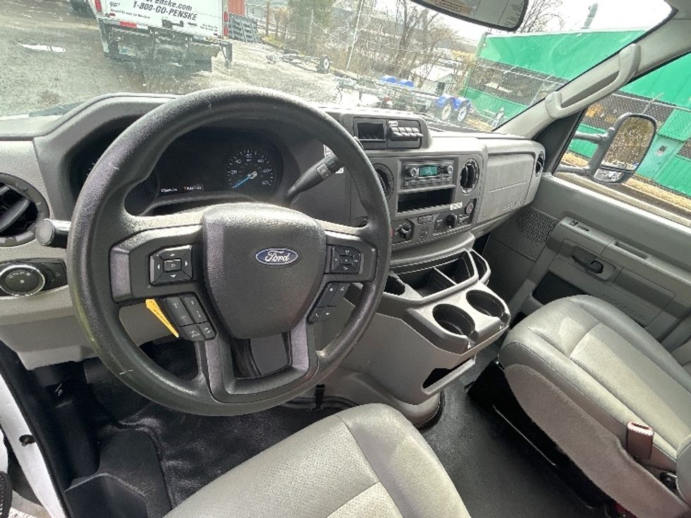 Light Duty Box Truck-Light and Medium Duty Trucks-Ford-2022-E350-Alexandria-VA-125,767\n\t\tmiles-$ 25,750 - Image 17
