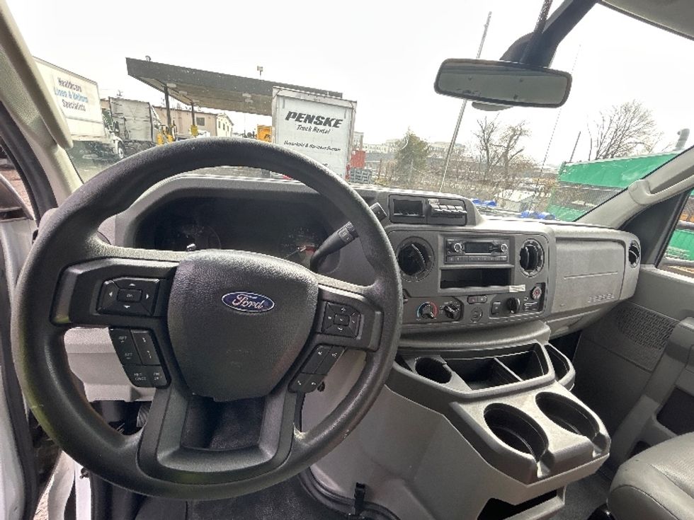 Light Duty Box Truck-Light and Medium Duty Trucks-Ford-2022-E350-Alexandria-VA-125,767\n\t\tmiles-$ 25,750 - Image 18