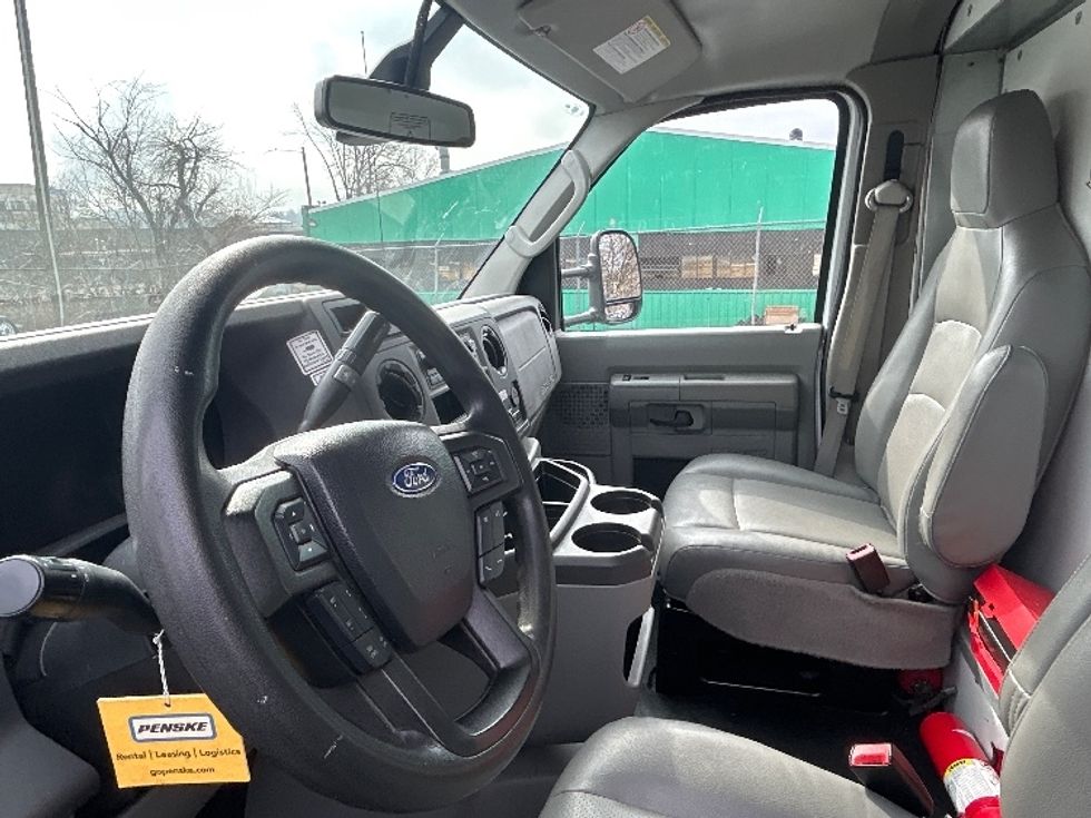 Light Duty Box Truck-Light and Medium Duty Trucks-Ford-2022-E350-Alexandria-VA-125,767\n\t\tmiles-$ 25,750 - Image 19