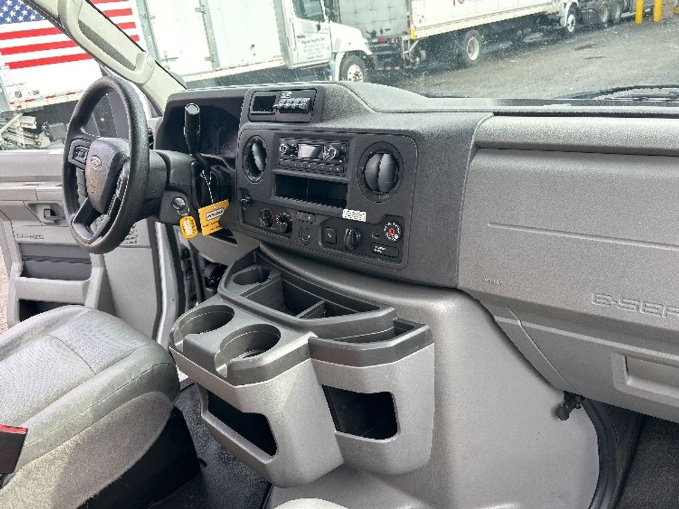 Light Duty Box Truck-Light and Medium Duty Trucks-Ford-2022-E350-Alexandria-VA-125,767\n\t\tmiles-$ 25,750 - Image 22