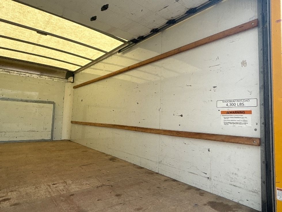 Light Duty Box Truck-Light and Medium Duty Trucks-Ford-2022-E350-Alexandria-VA-133,590\n\t\tmiles-$ 22,250 - Image 12