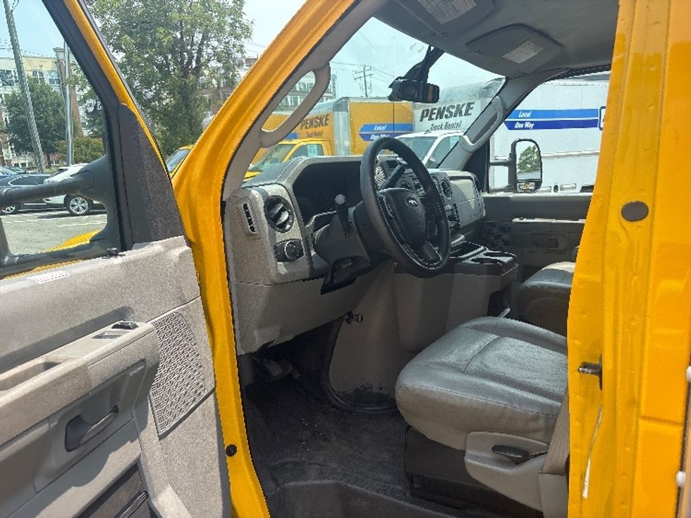 Light Duty Box Truck-Light and Medium Duty Trucks-Ford-2022-E350-Alexandria-VA-133,590\n\t\tmiles-$ 22,250 - Image 16