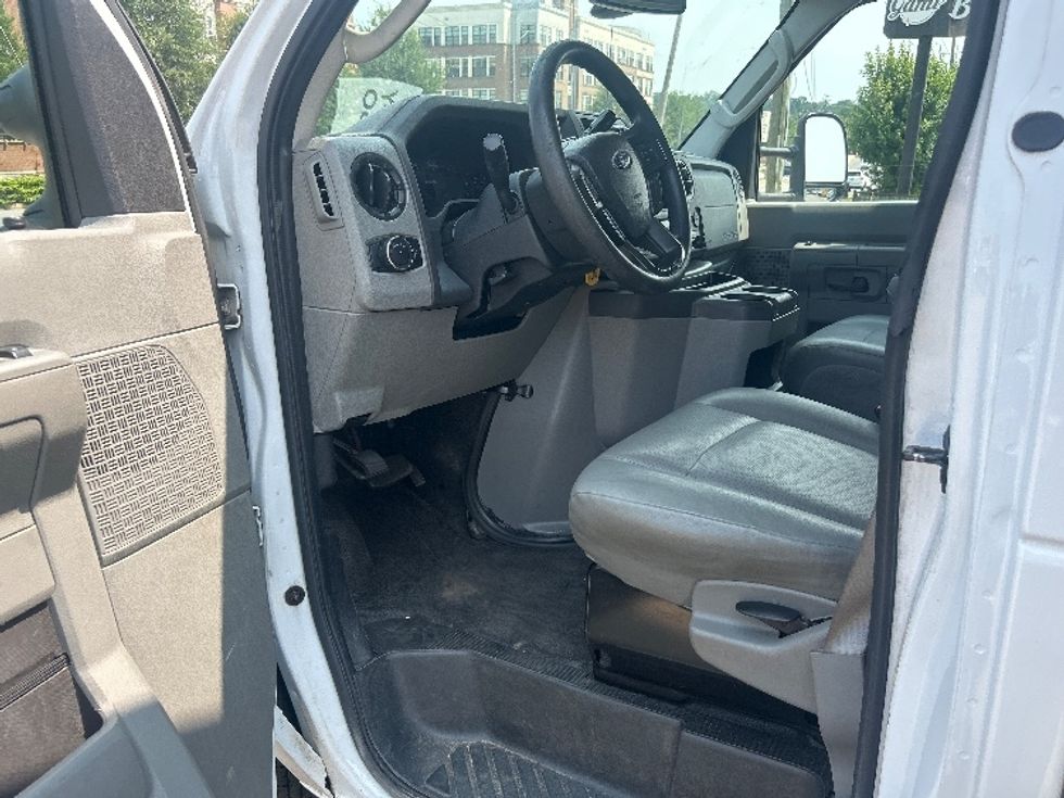 Light Duty Box Truck-Light and Medium Duty Trucks-Ford-2022-E350-Alexandria-VA-135,755\n\t\tmiles-$ 25,000 - Image 16