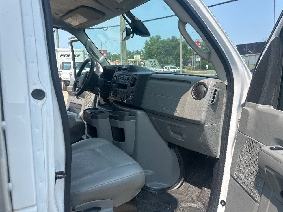 Light Duty Box Truck-Light and Medium Duty Trucks-Ford-2022-E350-Alexandria-VA-135,755\n\t\tmiles-$ 25,000 - Image 20