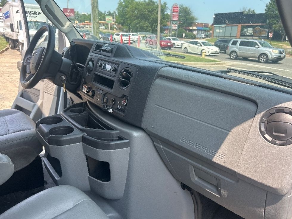 Light Duty Box Truck-Light and Medium Duty Trucks-Ford-2022-E350-Alexandria-VA-135,755\n\t\tmiles-$ 25,000 - Image 22