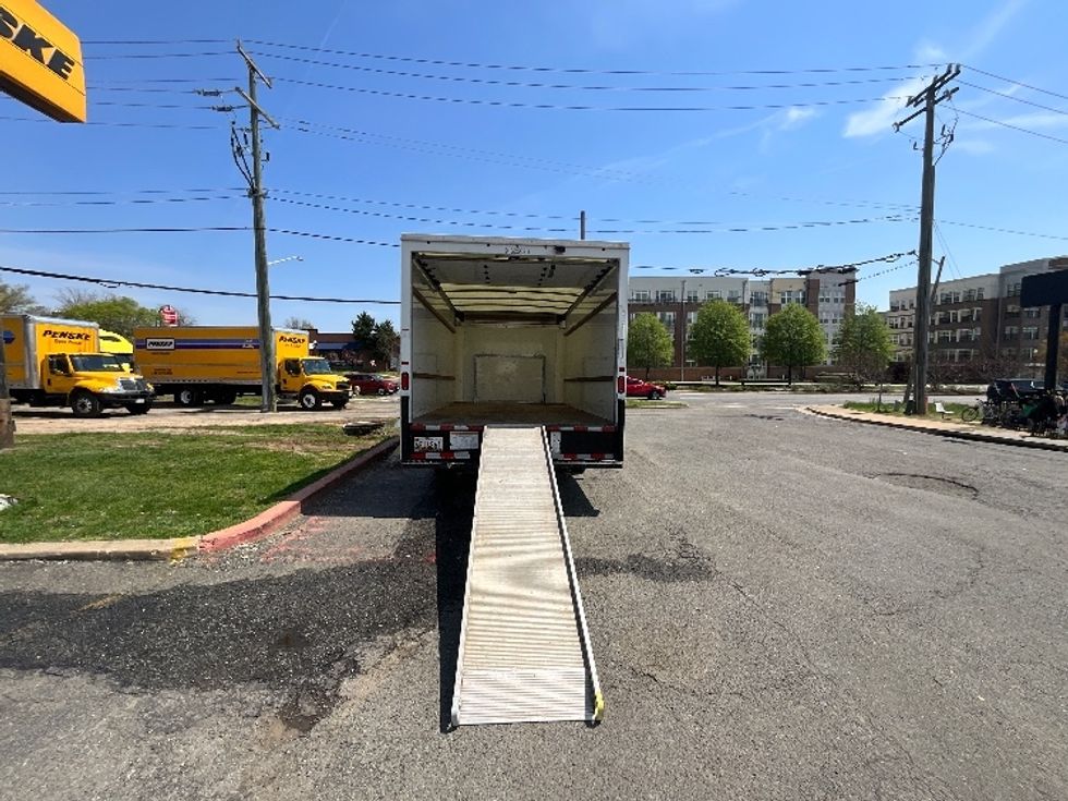 Light Duty Box Truck-Light and Medium Duty Trucks-Ford-2022-E350-Alexandria-VA-63,373\n\t\tmiles-$ 35,000 - Image 9