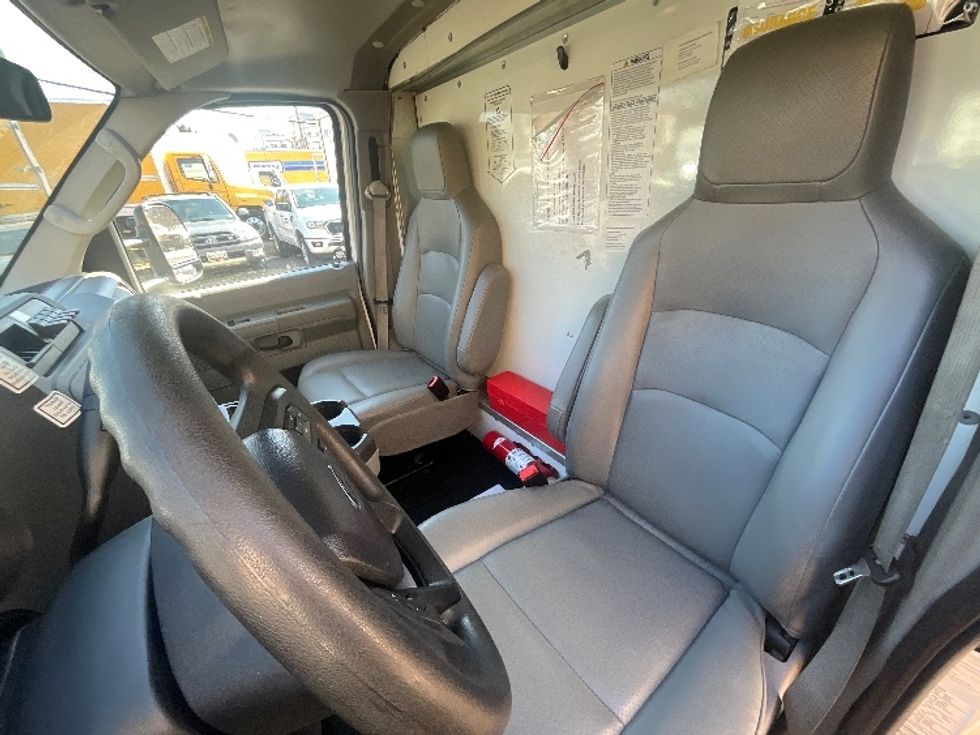 Light Duty Box Truck-Light and Medium Duty Trucks-Ford-2022-E350-Alexandria-VA-65,959\n\t\tmiles-$ 36,500 - Image 19