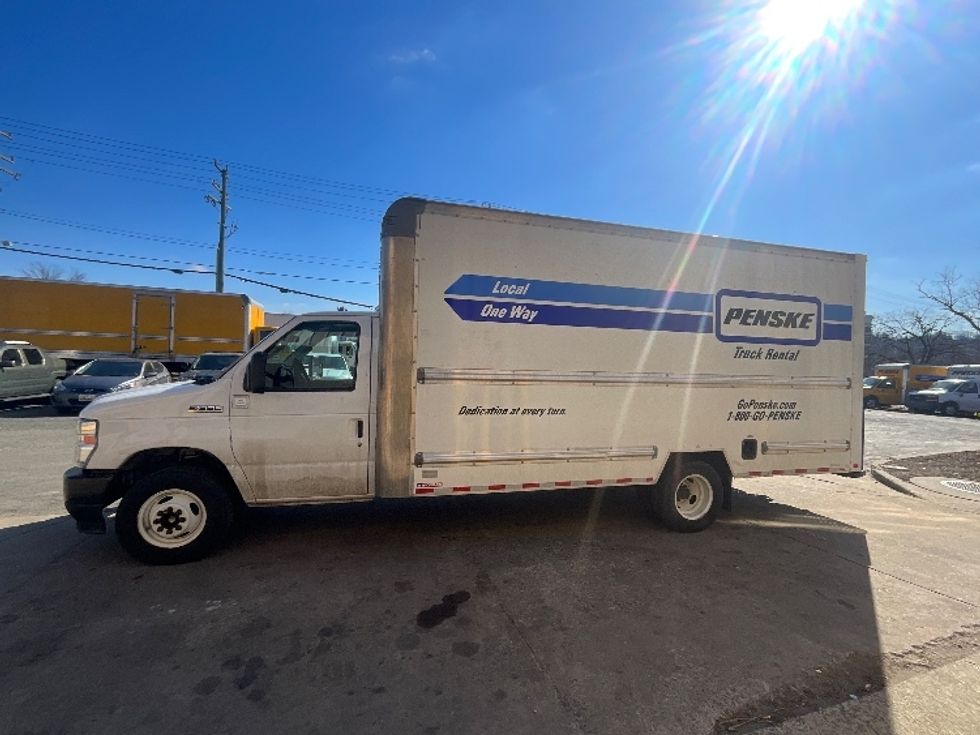 Light Duty Box Truck-Light and Medium Duty Trucks-Ford-2022-E350-Alexandria-VA-65,959\n\t\tmiles-$ 36,500 - Image 4