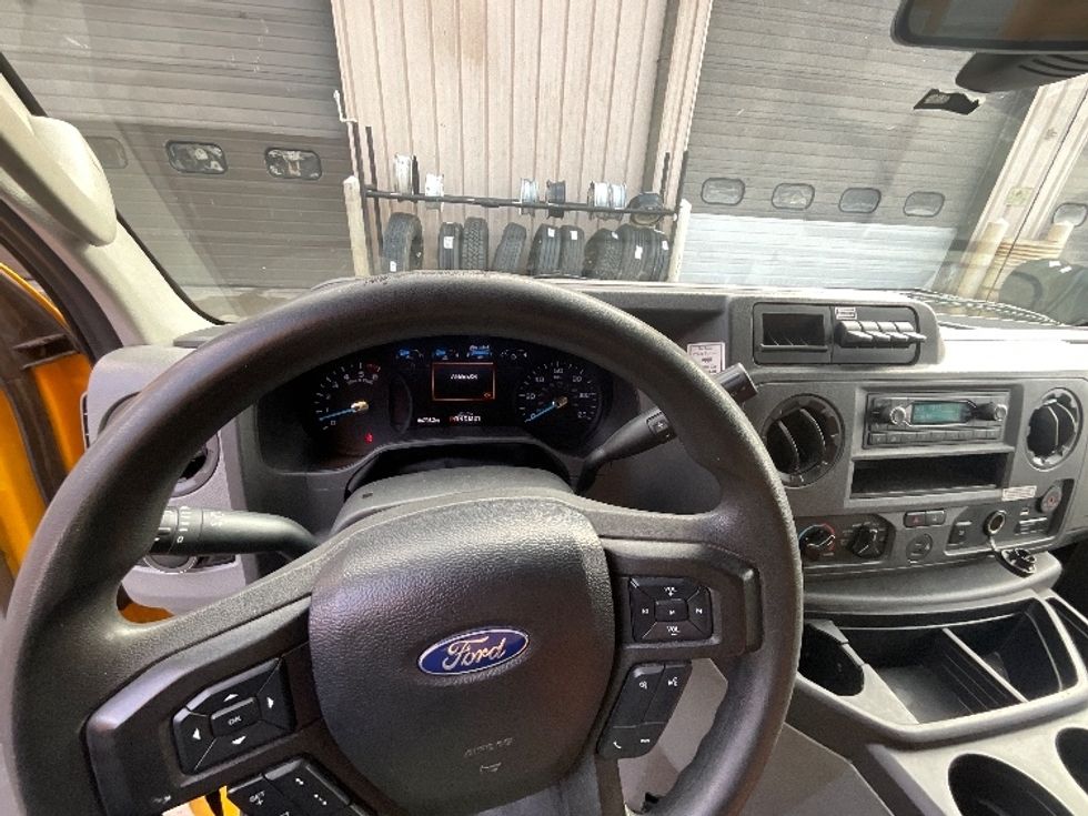 Light Duty Box Truck-Light and Medium Duty Trucks-Ford-2022-E350-Alexandria-VA-84,795\n\t\tmiles-$ 28,750 - Image 18