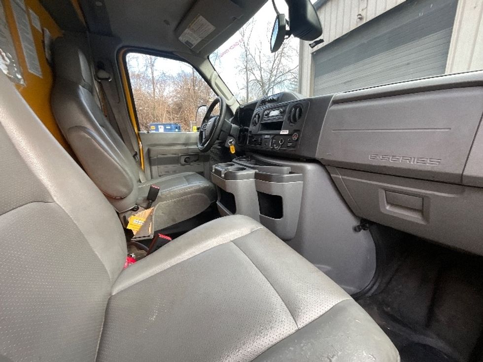 Light Duty Box Truck-Light and Medium Duty Trucks-Ford-2022-E350-Alexandria-VA-84,795\n\t\tmiles-$ 28,750 - Image 22