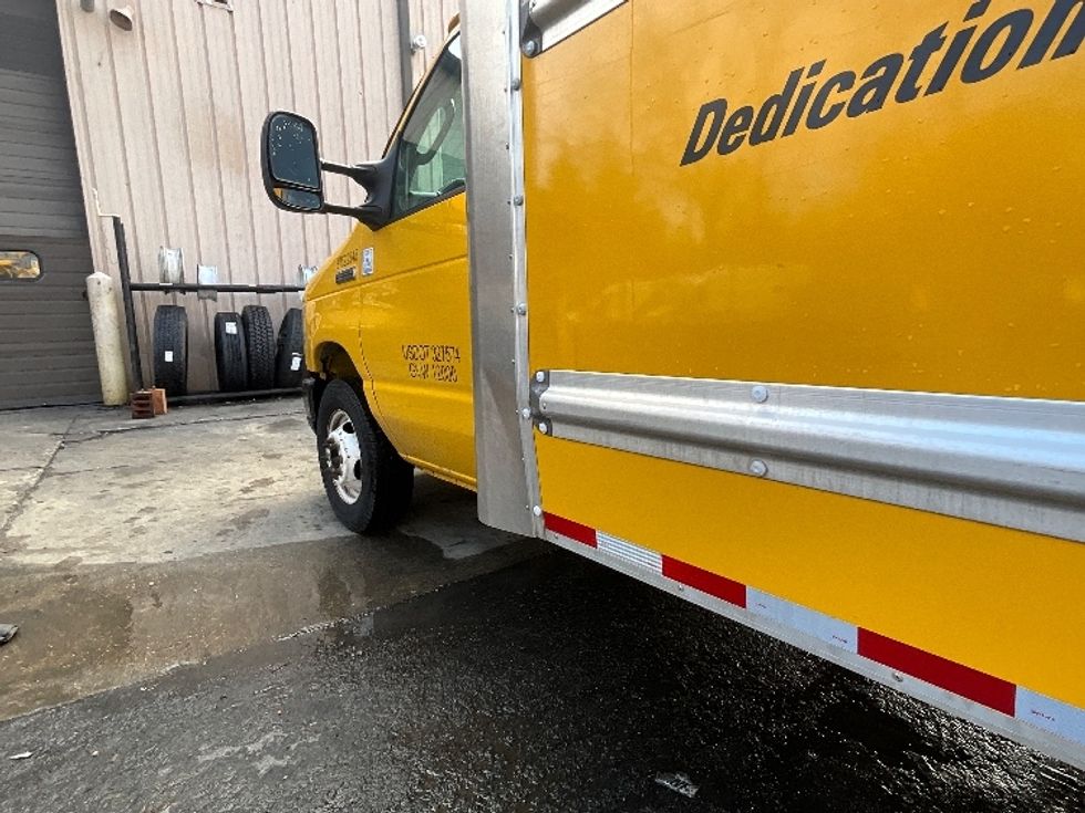 Light Duty Box Truck-Light and Medium Duty Trucks-Ford-2022-E350-Alexandria-VA-84,795\n\t\tmiles-$ 28,750 - Image 25