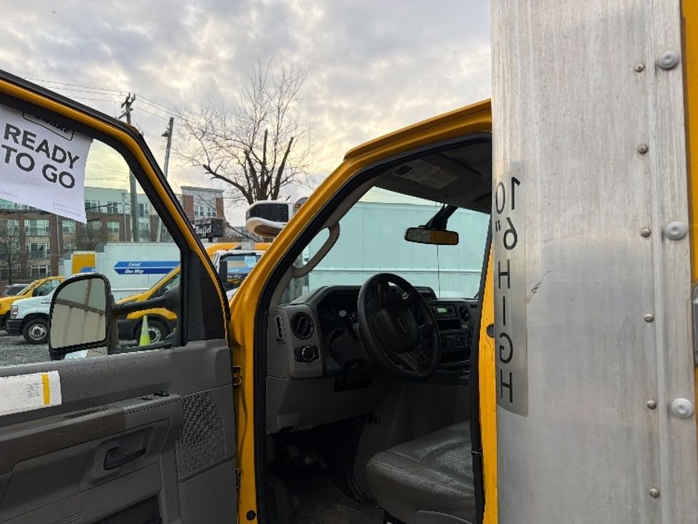Light Duty Box Truck-Light and Medium Duty Trucks-Ford-2022-E350-Alexandria-VA-86,342\n\t\tmiles-$ 28,500 - Image 16