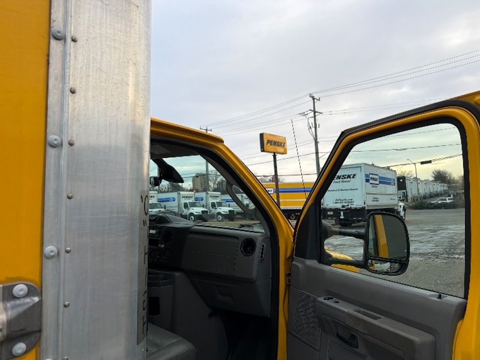 Light Duty Box Truck-Light and Medium Duty Trucks-Ford-2022-E350-Alexandria-VA-86,342\n\t\tmiles-$ 28,500 - Image 20
