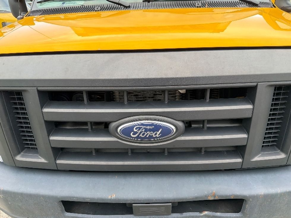 Light Duty Box Truck-Light and Medium Duty Trucks-Ford-2022-E350-Alexandria-VA-86,342\n\t\tmiles-$ 28,500 - Image 23