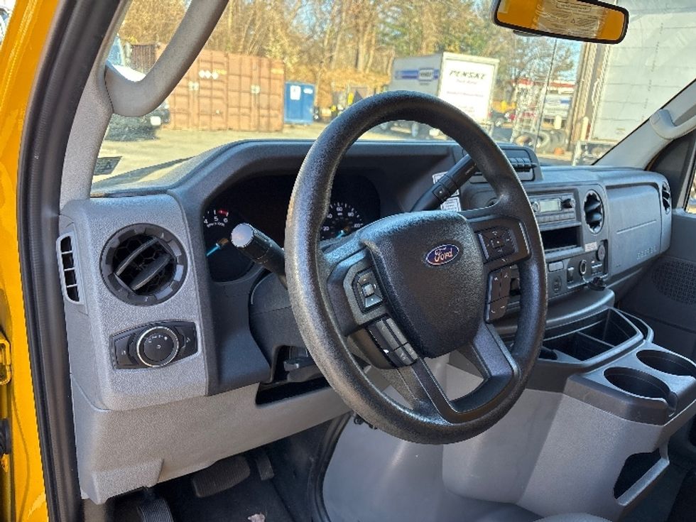 Light Duty Box Truck-Light and Medium Duty Trucks-Ford-2022-E350-Alexandria-VA-88,420\n\t\tmiles-$ 28,000 - Image 17