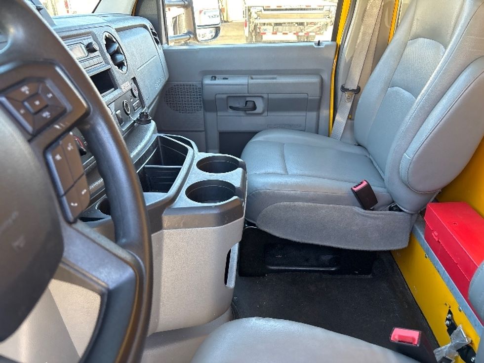 Light Duty Box Truck-Light and Medium Duty Trucks-Ford-2022-E350-Alexandria-VA-88,420\n\t\tmiles-$ 28,000 - Image 19