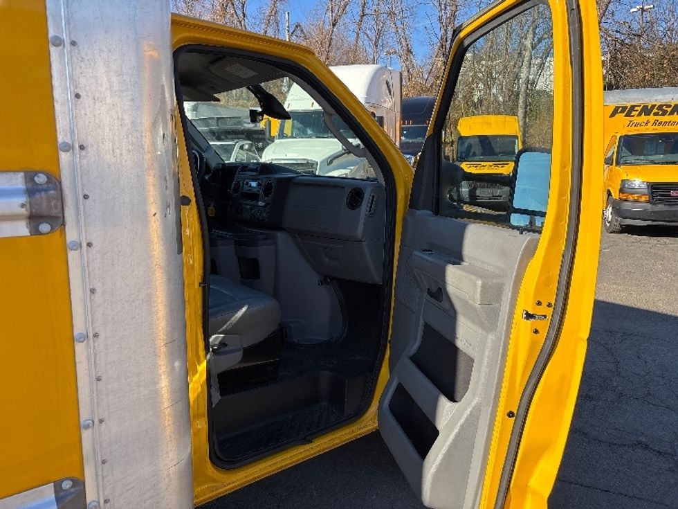 Light Duty Box Truck-Light and Medium Duty Trucks-Ford-2022-E350-Alexandria-VA-88,420\n\t\tmiles-$ 28,000 - Image 20