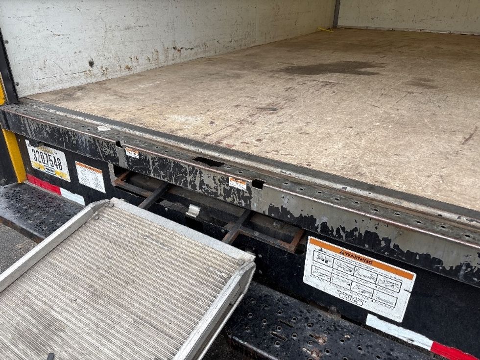 Light Duty Box Truck-Light and Medium Duty Trucks-Ford-2022-E350-Alexandria-VA-94,268\n\t\tmiles-$ 27,750 - Image 10