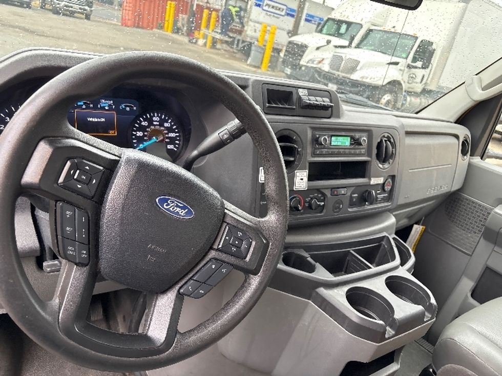 Light Duty Box Truck-Light and Medium Duty Trucks-Ford-2022-E350-Alexandria-VA-94,268\n\t\tmiles-$ 27,750 - Image 18