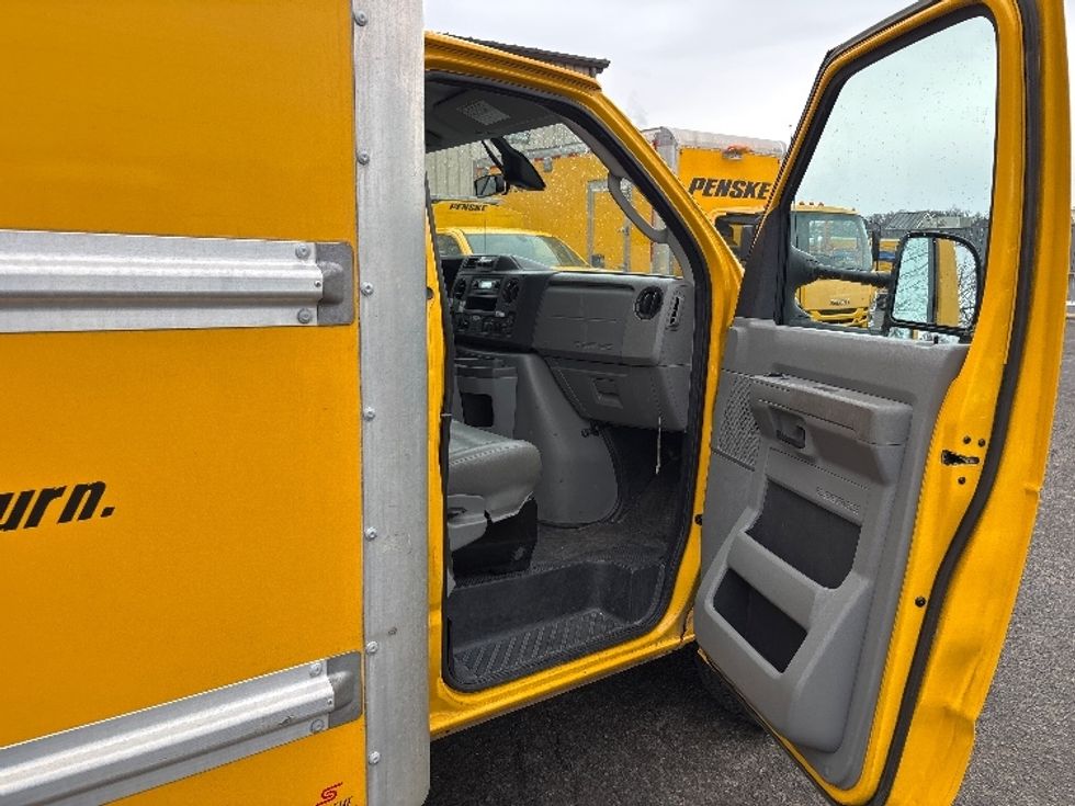 Light Duty Box Truck-Light and Medium Duty Trucks-Ford-2022-E350-Alexandria-VA-94,268\n\t\tmiles-$ 27,750 - Image 20